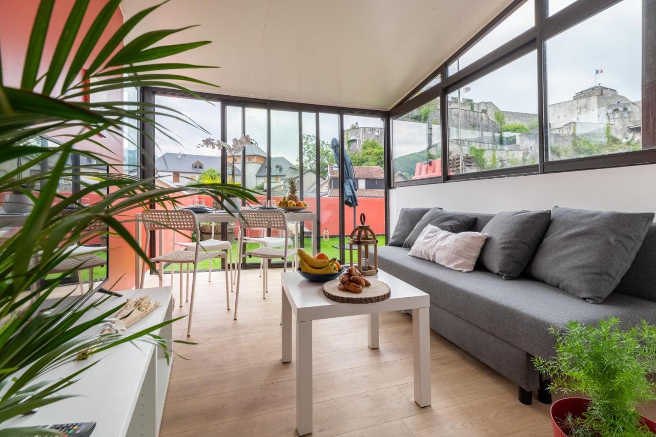 Air-Conditioned Flat With Terrace - Private & Independent - ルルド エクステリア 写真