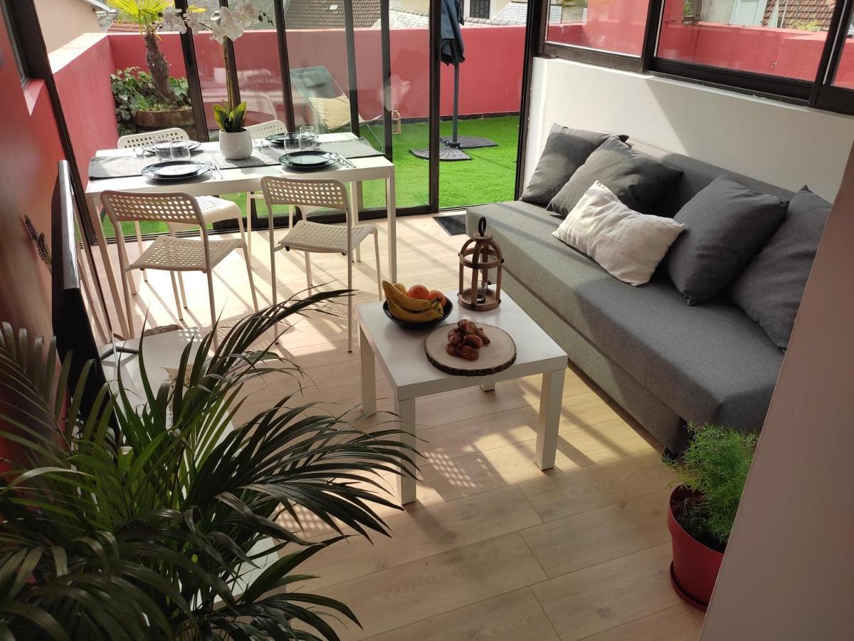 Air-Conditioned Flat With Terrace - Private & Independent - ルルド エクステリア 写真